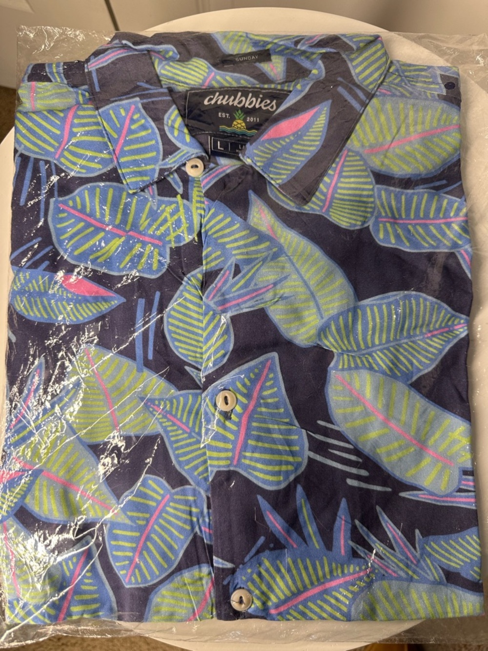 NWOT Chubbies Fluorescent Funk Button Down Size - L - Picture 3 of 3